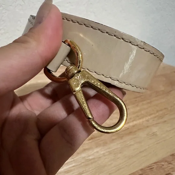 Louis Vuitton Monogram Vernis Montaigne - Patent Leather - Picture 12 of 13